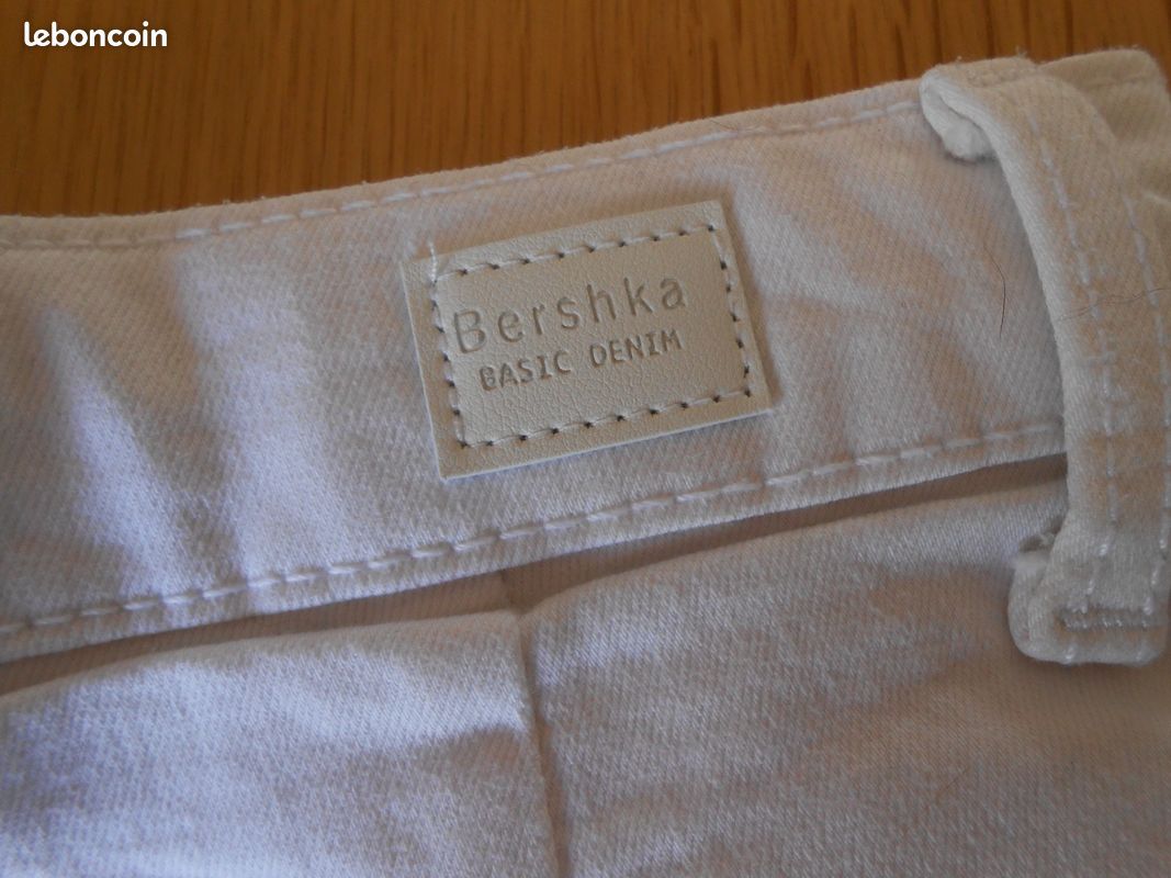 Short denim blanc, Bershka, taille 36 (image 3)