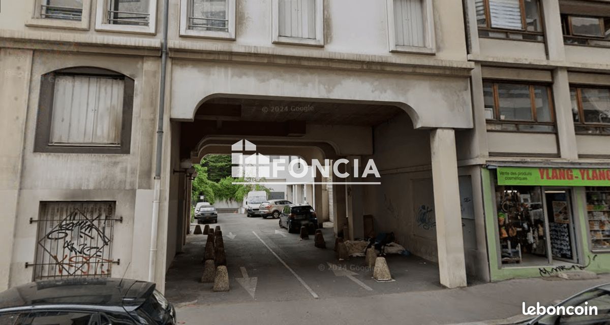 Parking · à Lyon · 120 €/mois