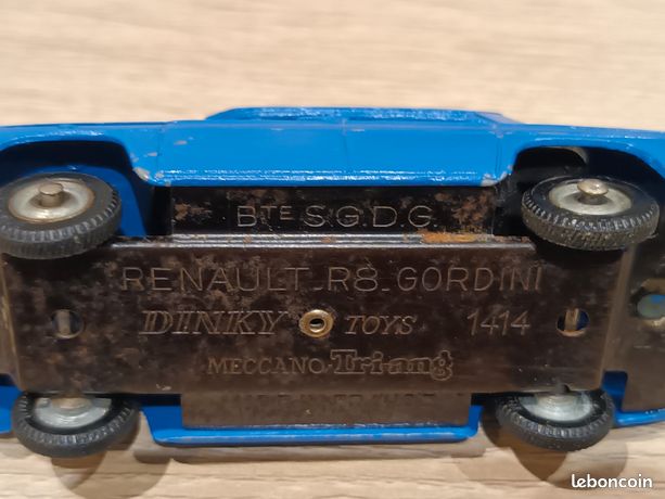 Jouet Ancien Dinky Toys France – Renault 8 Avec Boîte (réf. 517), état Occasion
