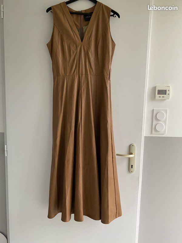 Robe Extensible Sans Manches En Simili Daim - Taille 10 - Occasion Très Bon état
