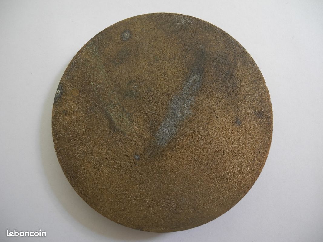 ANCIENNE MEDAILLE BRONZE. " Robert. Sorbon." signée. FAUCONNIER EUR 30