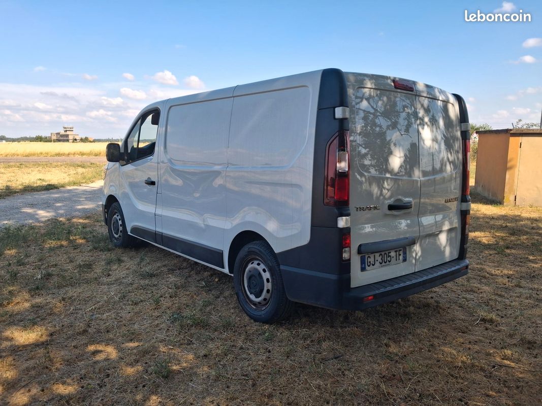 Renault Trafic III 2.0 DCI 110 (image 2)