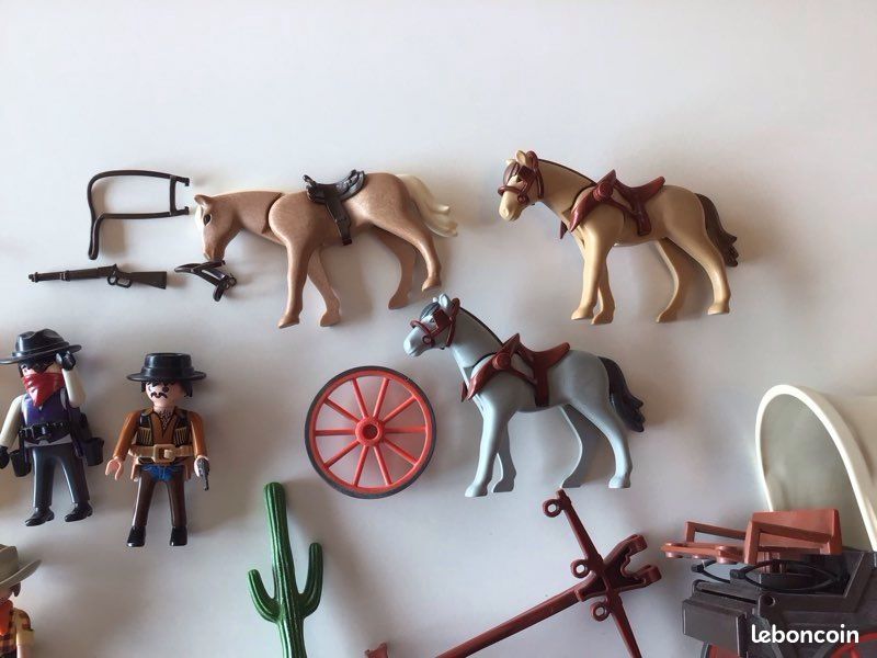 Playmobil Western 5248 pas cher, Chariot avec cow-boys et bandits