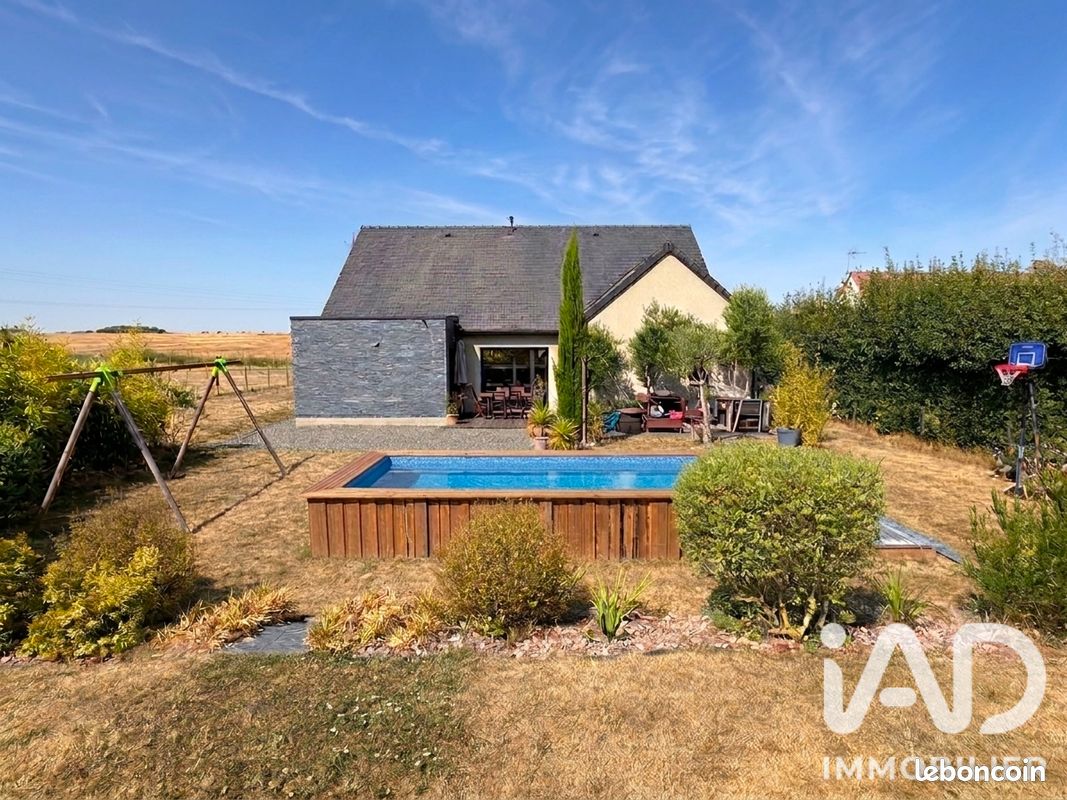 Maison 7 pièces 138 m² · à Yèvres · 138 m² · 279 900 €
