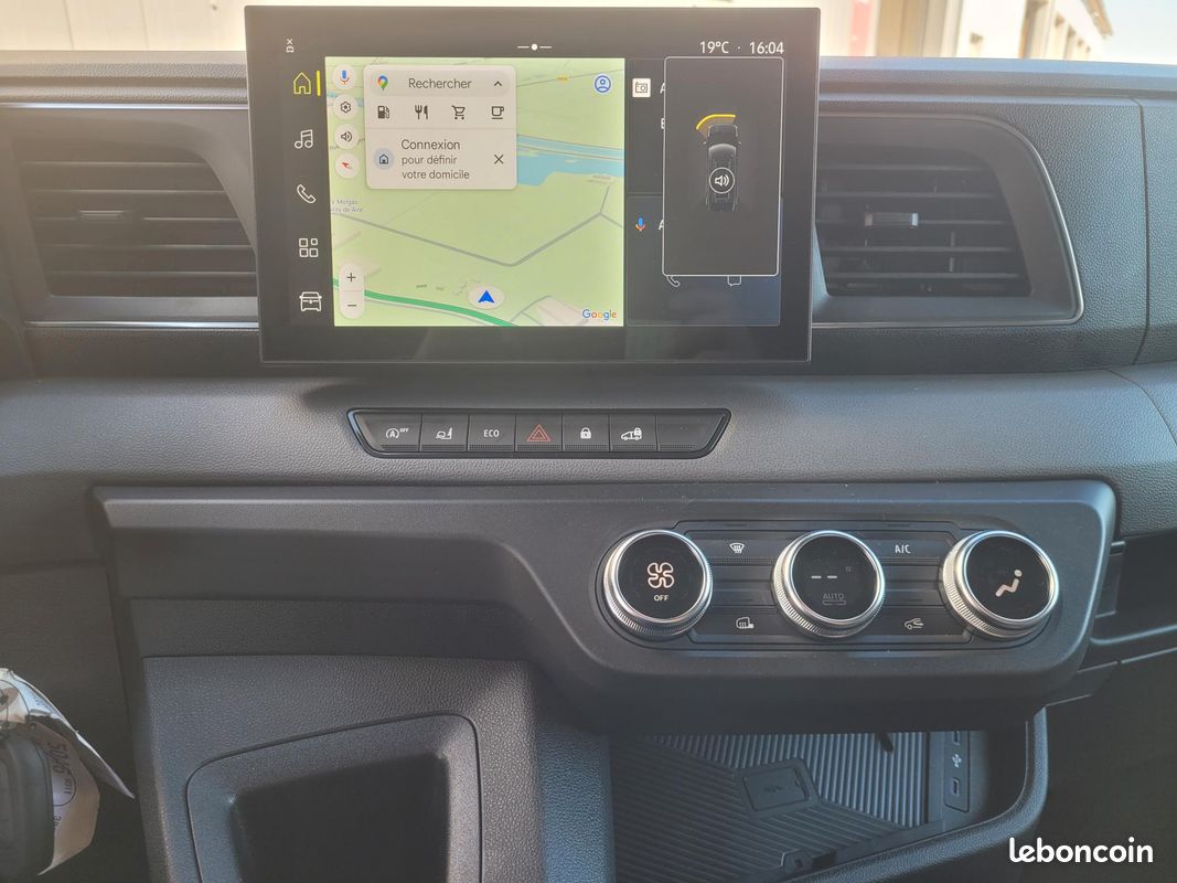 RENAULT MASTER IV 3T5 L2H2 FOURGON 2.0 Blue DCI 170 AUTO EXTRA 03 PLACES NEUF + CAMÉRA RECUL + CLIM AUTO + RADARS AVANT-ARRIERE-LATÉRAUX + PORTES 270 DEGRÉS + PNEUS TOUS TEMPS ( Prix Vente 33 990 HT ) (image 5)