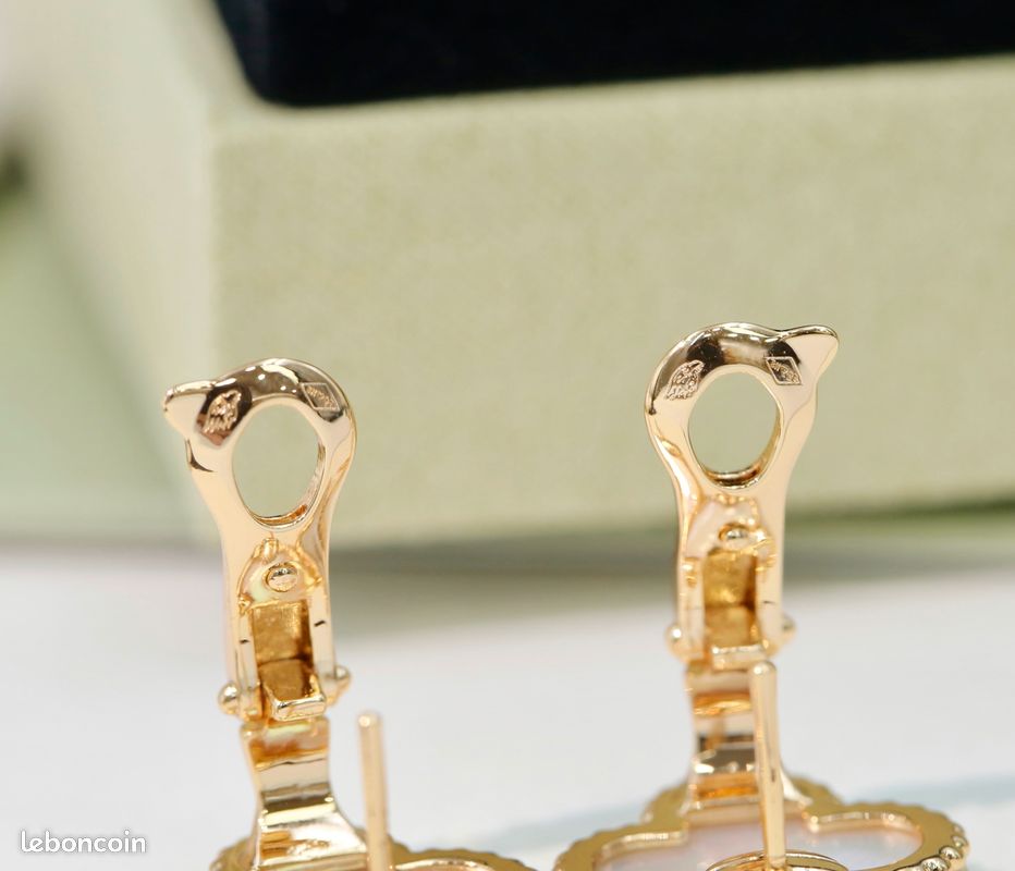 Boucles d’oreilles trèfle nacre blanche métal doré, (image 5)