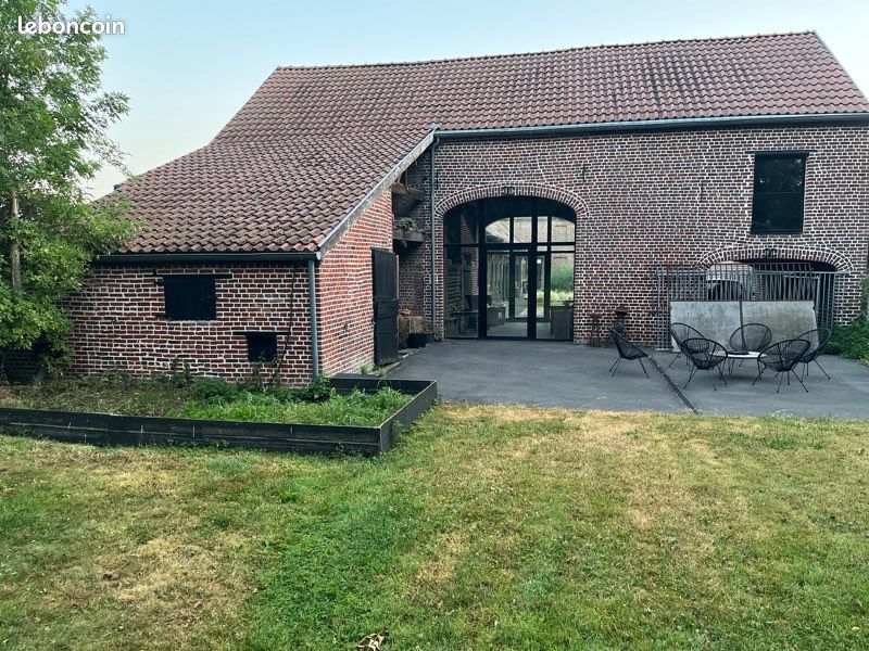 Maison 12 pièces 300 m² · à Pont-À-Marcq · 300 m² · 990 000 €