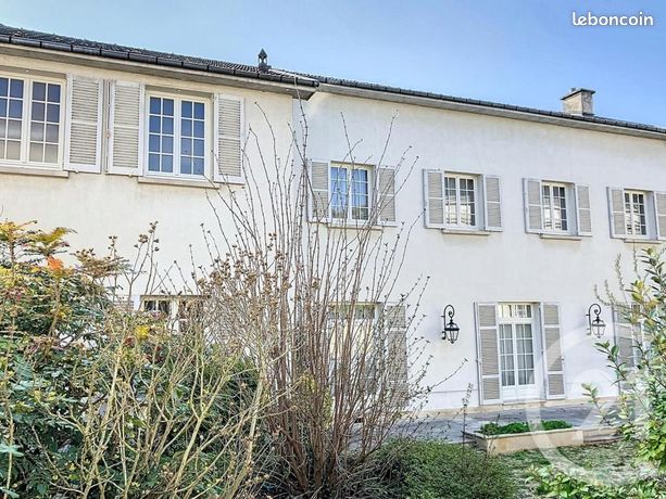 Maison 9 pièces 214 m²