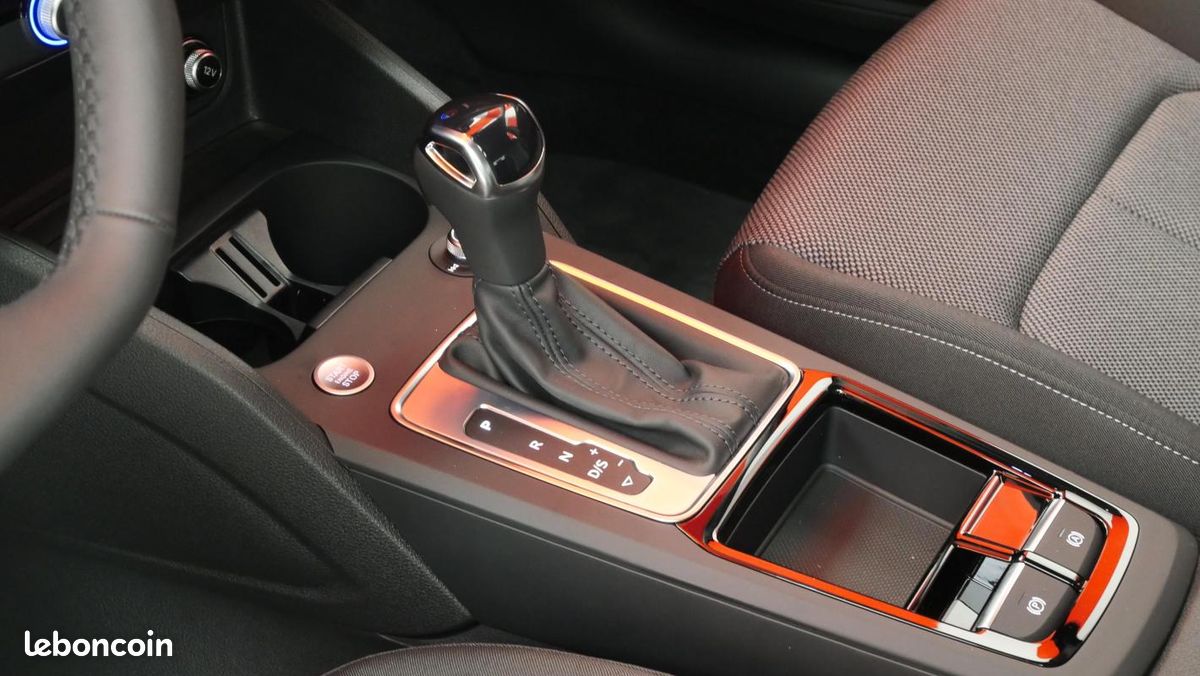 Audi Q2 35 TFSI 150 S tronic 7 Design (image 12)