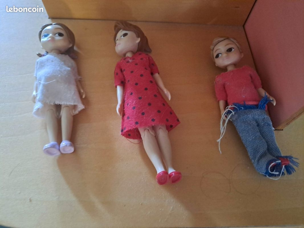 Maison colour house de djeco
À partir de 4 ans
Parfait état 
Vendue avec les accessoires présents sur la photo
Collection Mon petit home (image 12)