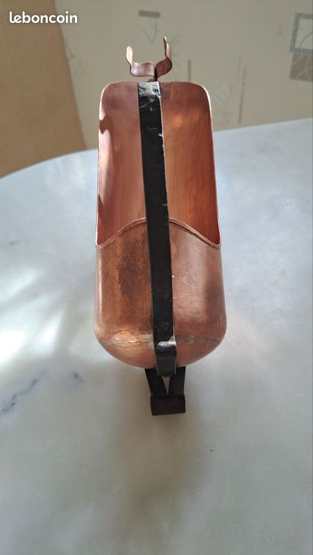 Porte bouteille à vin en cuivre signée (image 2)