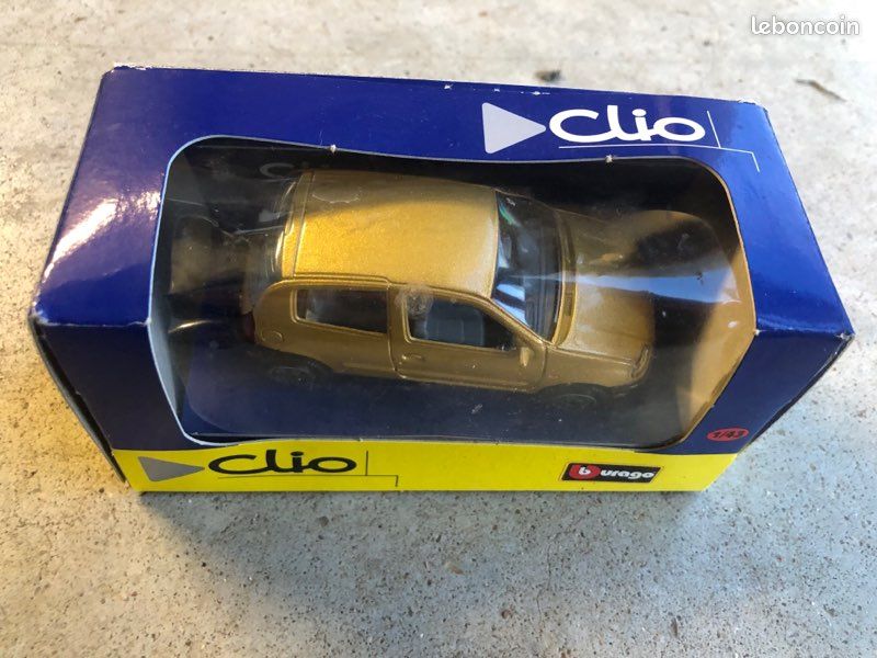 Bburago Fiat Punto – Vert Métal Foncé – Miniature Rare – Métal Moulé