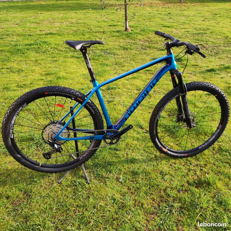 Vélo De Montagne GT Tout D'origine En Aluminium - Taille 29 Pouces, Suspension Complète, 21 Vitesses - Occasion En Bon état