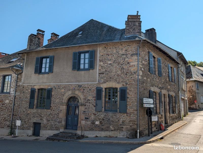 Maison 6 pièces 212 m² · à Uzerche · 212 m² · 119 000 €
