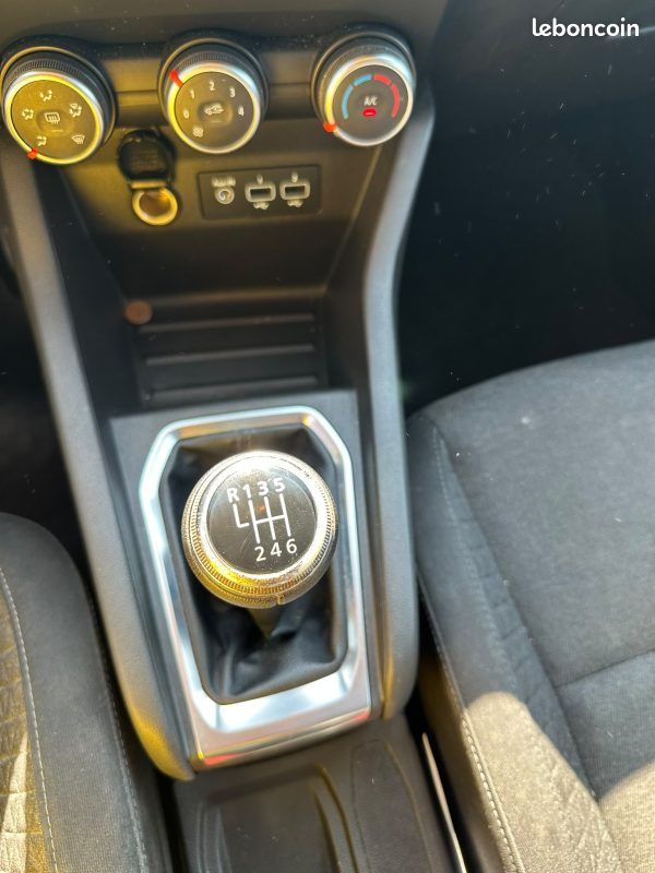 RENAULT Clio V 5 Portes 1.0 TCe 12V 90 cv (image 9)