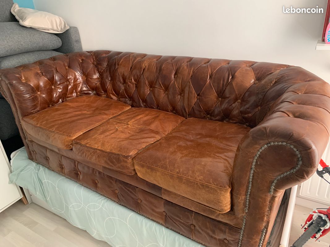 Canapé Chesterfield 3 place cuir (image 8)