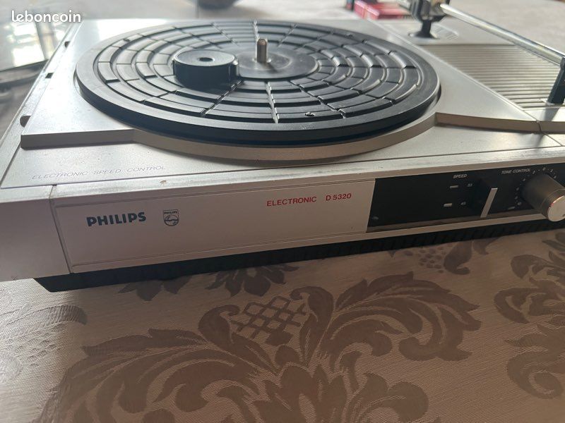 Tourne disque Philips pour bricoleur fonctionne pas (Defekt) in Les