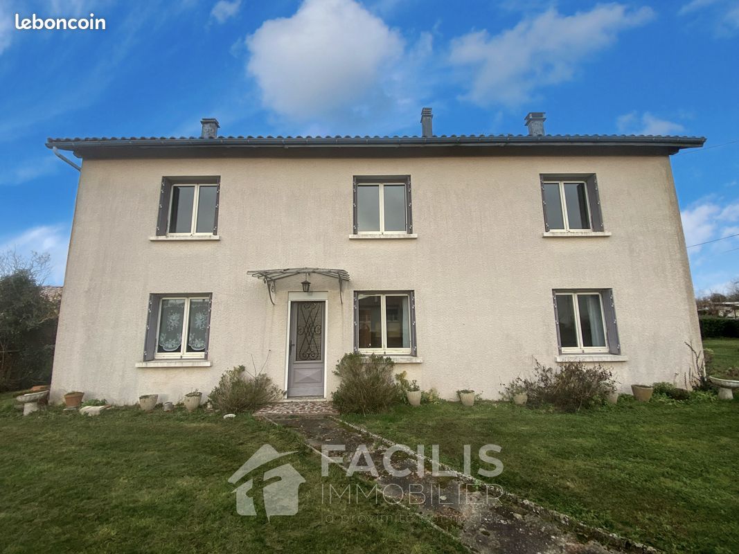 Maison 6 pièces 143 m² - Chasseneuil-sur-Bonnieure 16260 (image principale 0)