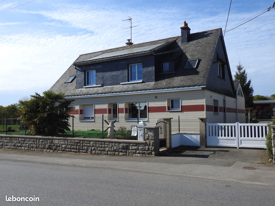 Maison 12 pièces 200 m² · à Plumelec · 200 m² · 250 000 €