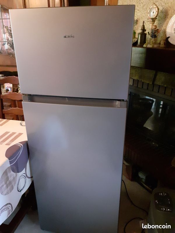 Frigidaire à vendre (image 1)