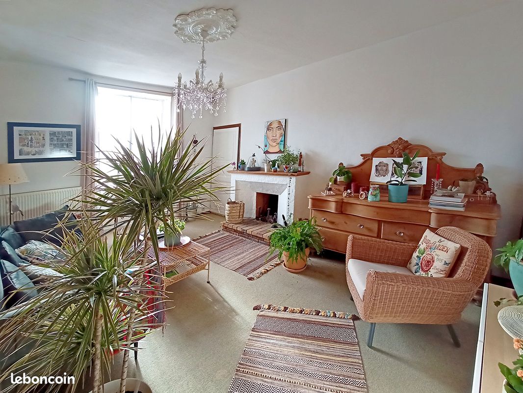 Maison 10 pièces 320 m² · à Montmorillon · 320 m² · 232 500 €