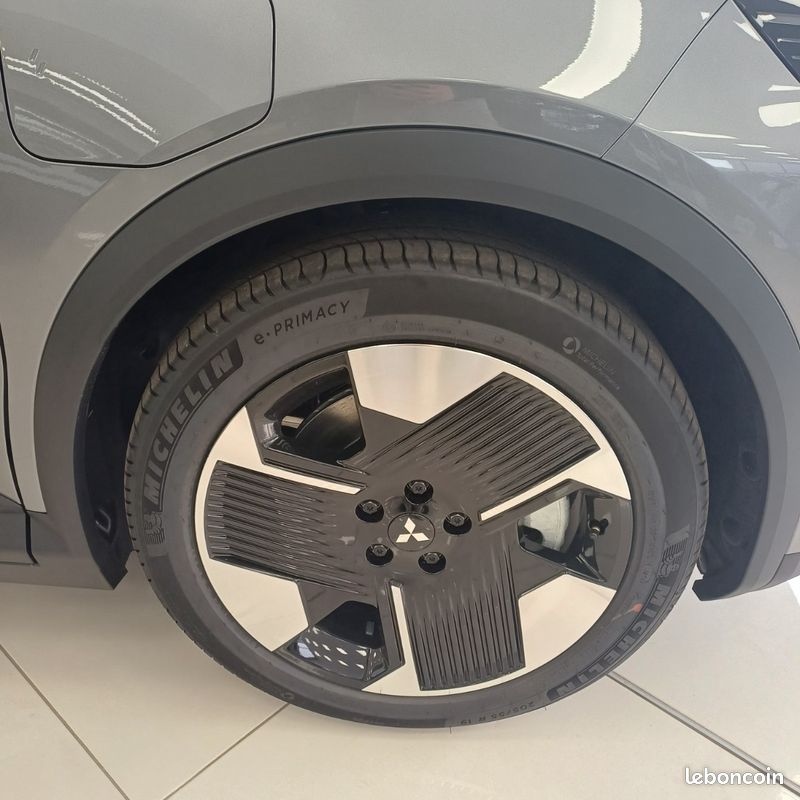 MITSUBISHI ECLIPSE CROSS BEV 87 KWH 220 INVITE+ 22kW (image 9)