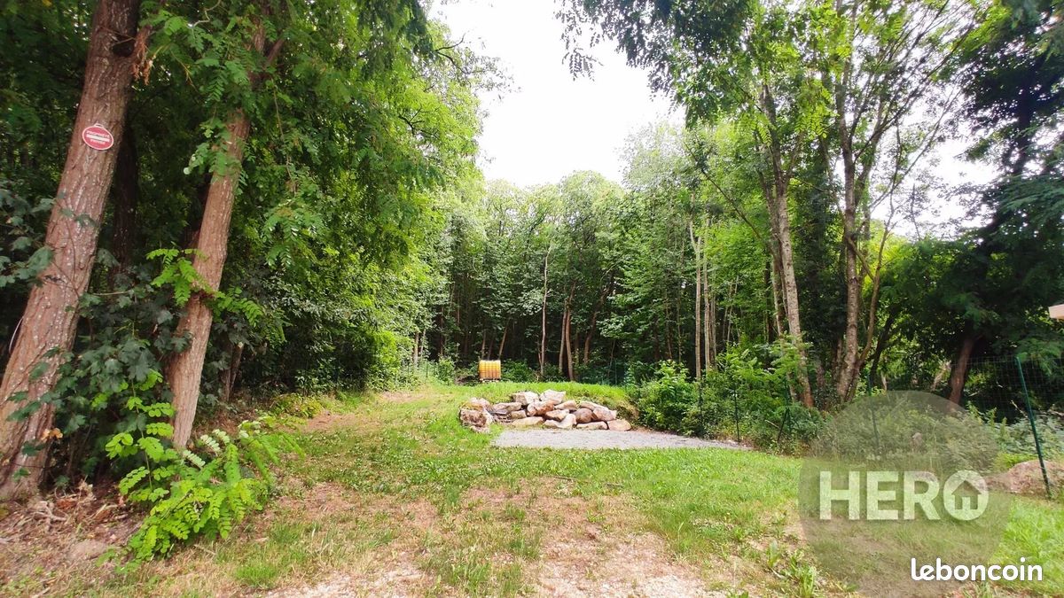 Terrain 590 m² · à Les Clayes-sous-Bois · 590 m² · 52 000 €