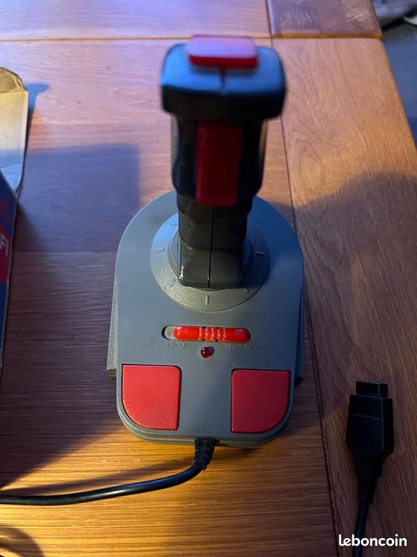 QUICK GUN TURBO KING JOYSTICK/JOYPAD STILL IN BOX. 25 YEARS OLD