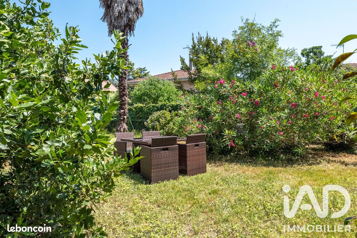 Appartement 6 pièces 145 m² · à Montpon-Ménestérol · 145 m² · 168 000 €