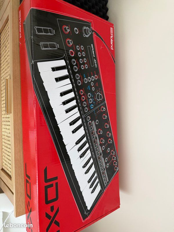 Synthétiseur ROLAND / JD-XI (image 1)
