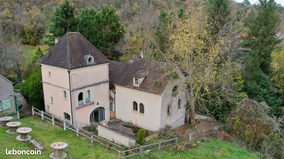 Maison 13 pièces 354 m² · à Vézelay · 354 m² · 477 000 €