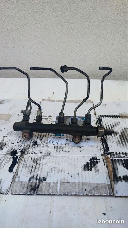 Rampe d'injection 208 1.6 HDi (image 1)