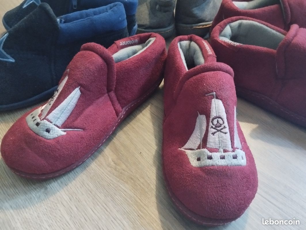 Lot de chaussons Isotoner pointures: 26, 28, 29 et 34 (image 2)