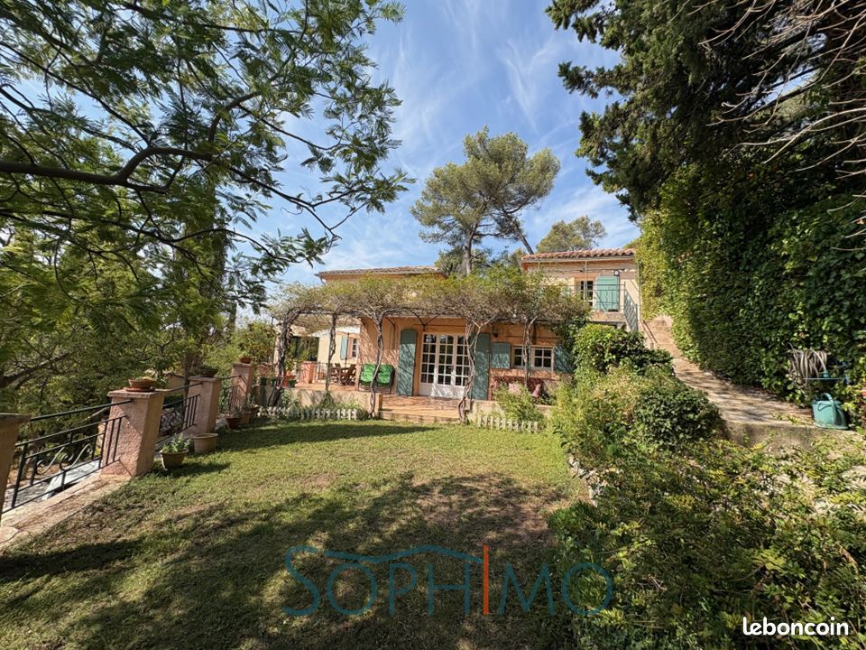 Maison 7 pièces 165 m² · à Aix-en-Provence · 165 m² · 990 000 €
