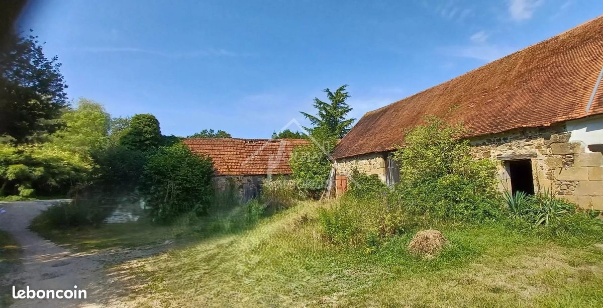 Maison 1 pièce 2559 m² · à Gipcy · 2 559 m² · 33 500 €