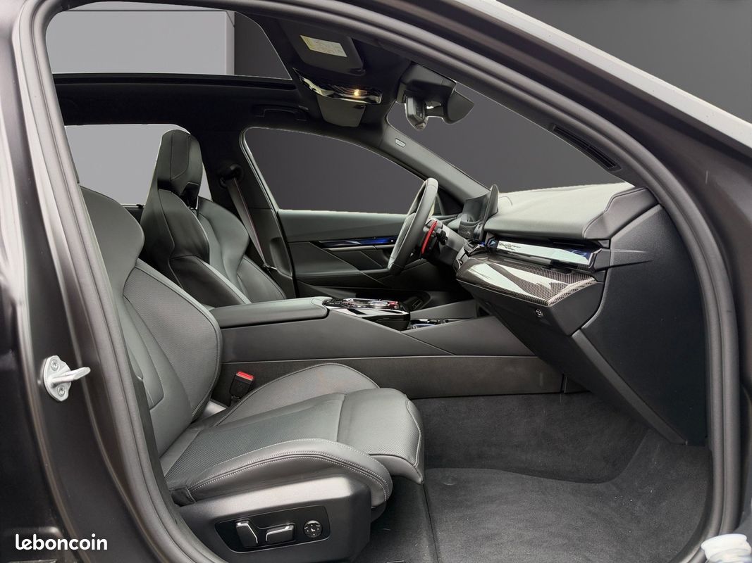 BMW M5 Touring M5 xDrive 4.4 V8 727 cv Plug in Hybrid Steptronic8 (image 9)