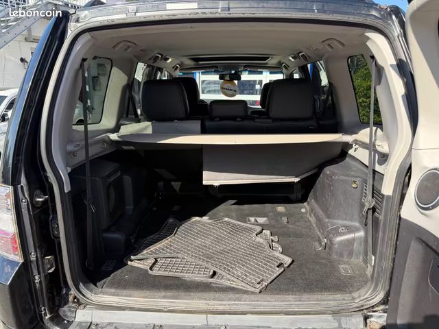 Mitsubishi Pajero 3.2 DI-D 200CH Instyle - Carnet D'entretien Complet Mitsubishi - 4X4 - Toit Ouvrant - Attelage - Caméra - Régulateur - 180000KM (image 10)