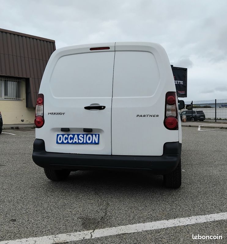 ✴️A SAISIR✴️ PEUGEOTPARTNER 1.6 HDI 100 CH 1ere MAIN TVA RÉCUPÉRABLE propre intérieure PROPRE INTÉRIEUR COMME EXTÉRIEUR 🔸️DISTRIBUTION NEUVE 🔸️ (image 5)