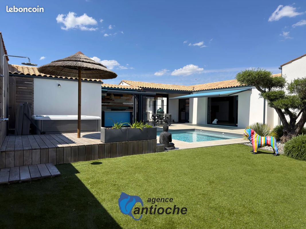Maison 6 pièces 178 m² · à Sainte-Soulle · 178 m² · 728 000 €