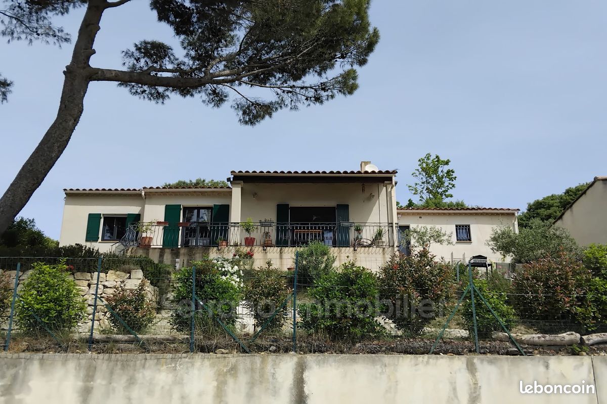 Maison 4 pièces 92 m² · à Eyragues · 92 m² · 1 455 €