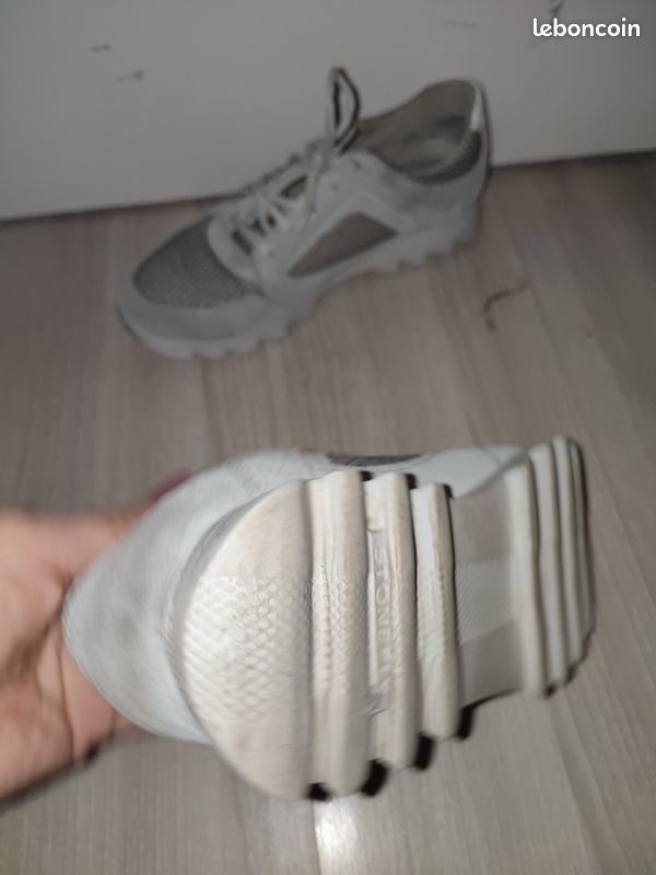 Sneakers (image 3)