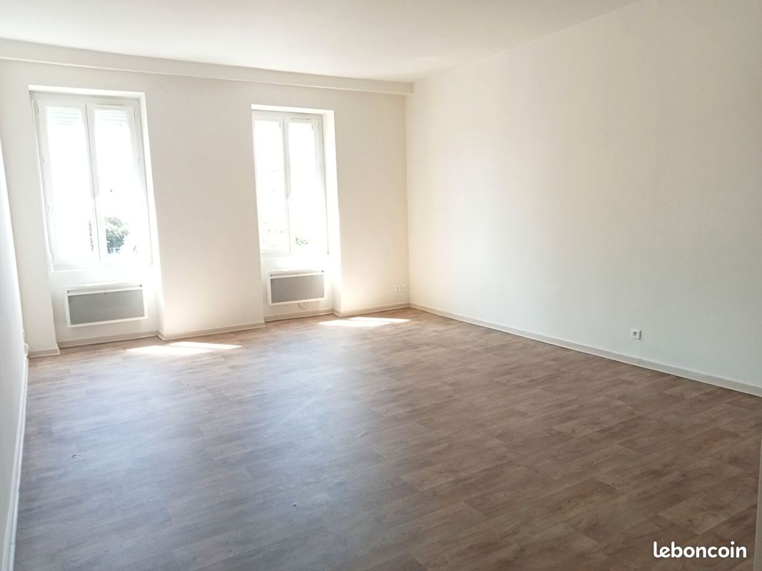 Appartement 4 pièces 105 m² · à Saint-Laurent-sur-Saône · 105 m² · 589 €/mois
