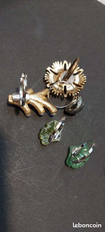 Lot De Bijoux Vintage : Bagues, Broches, Boutons De Manchette - Occasion