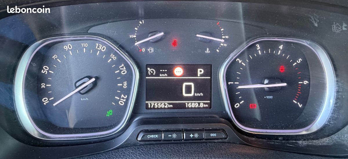 Citroën Jumpy 2.0 BlueHDi L2 177 cv/ Boîte auto/ Caméra de recul / Apple CarPlay / Régulateur de vitesse / Climatisation (image 15)