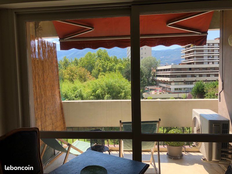 Appartement 3 pièces 62 m² · à Grenoble · 62 m² · 1 060 €
