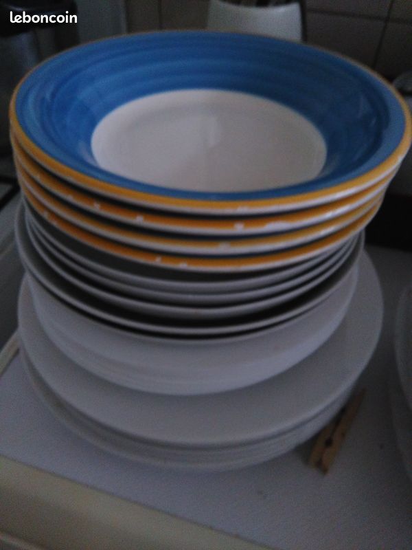Lot d'assiettes (image 2)