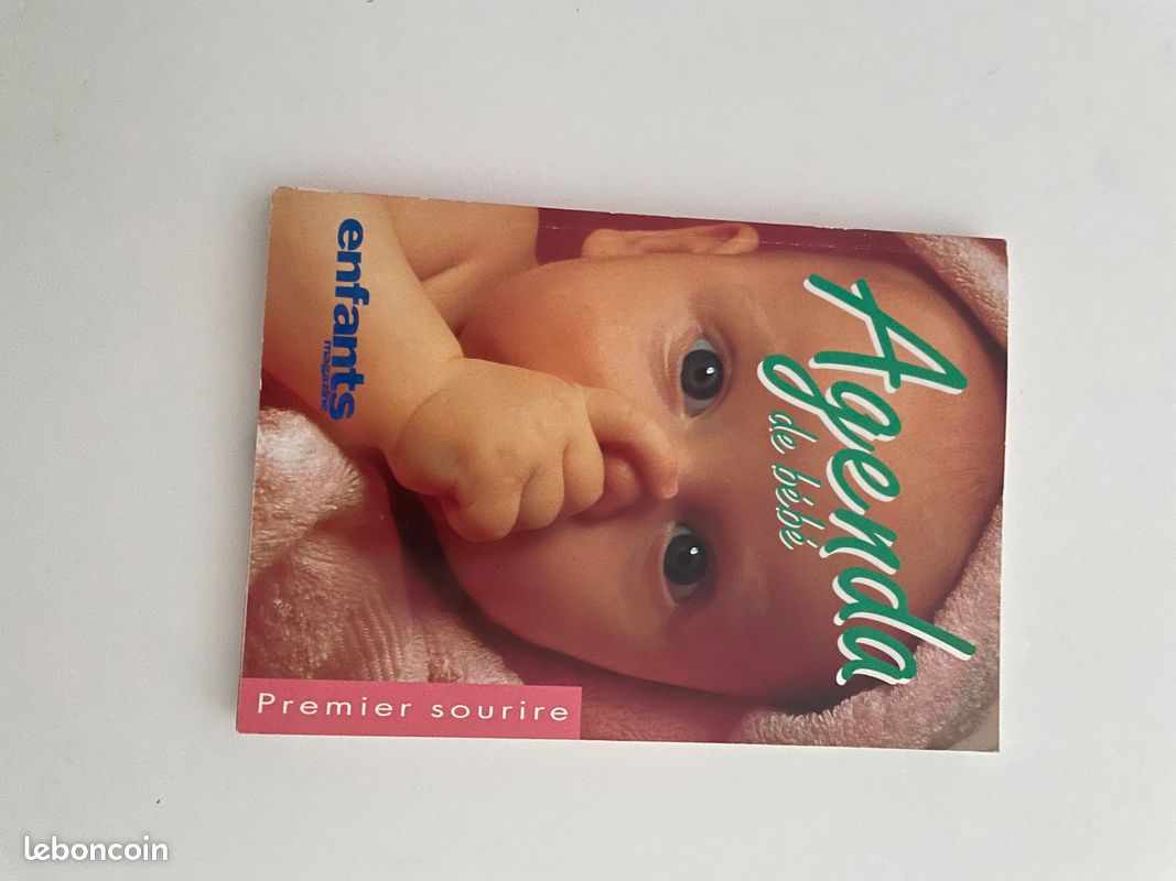 Livre poche agenda de bébé : premiers sourires d’enfants magazines (image 1)