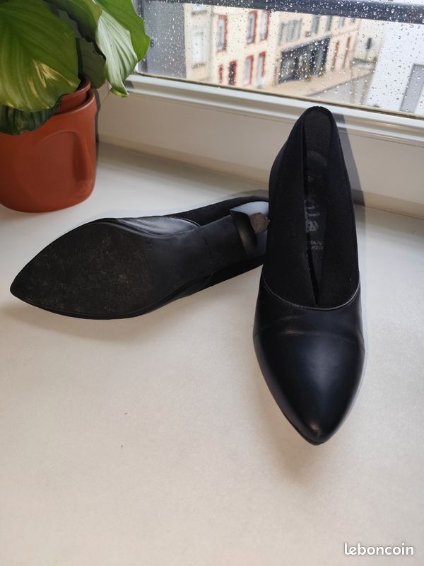 Escarpins Noirs Hasle - Talon Cône 5cm - Taille EU 39 - Cuir - Occasion Bon état