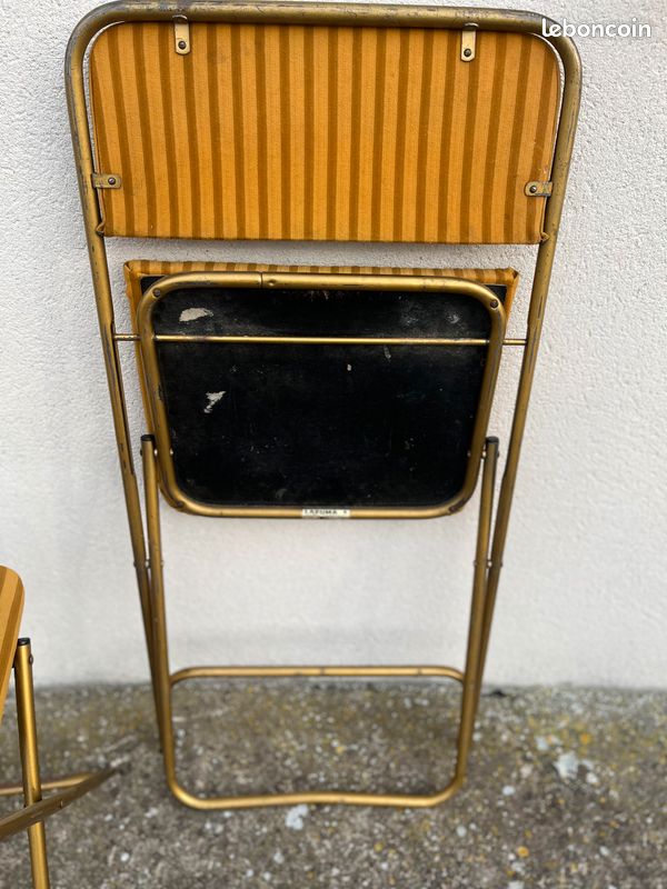 Lot de deux chaises, 1970 (image 1)