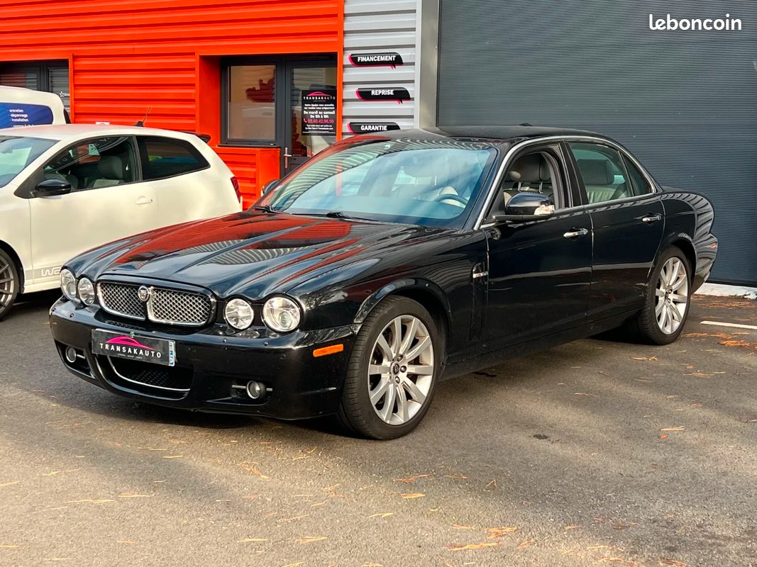 JAGUAR XJ8 (XJ350) 3.5L V8 - 258CH Executive A (image 3)